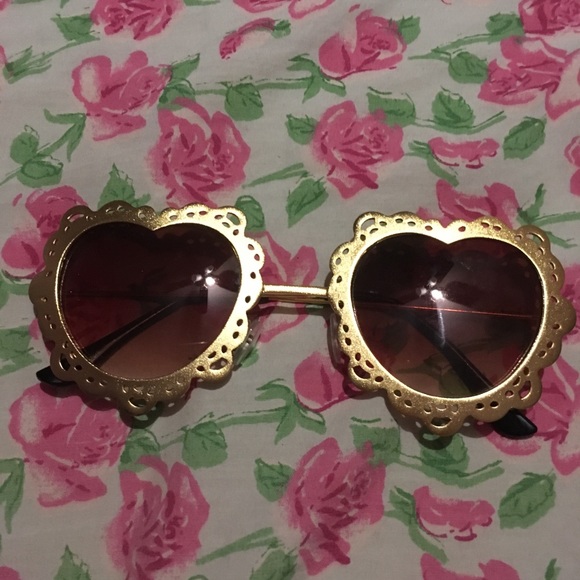Accessories - Gold heart shape Glasses